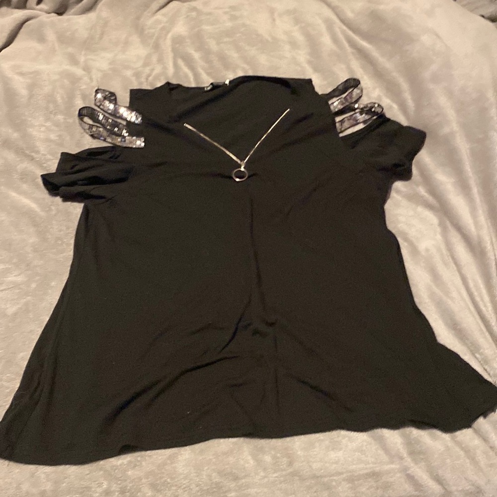 Cold shoulder top